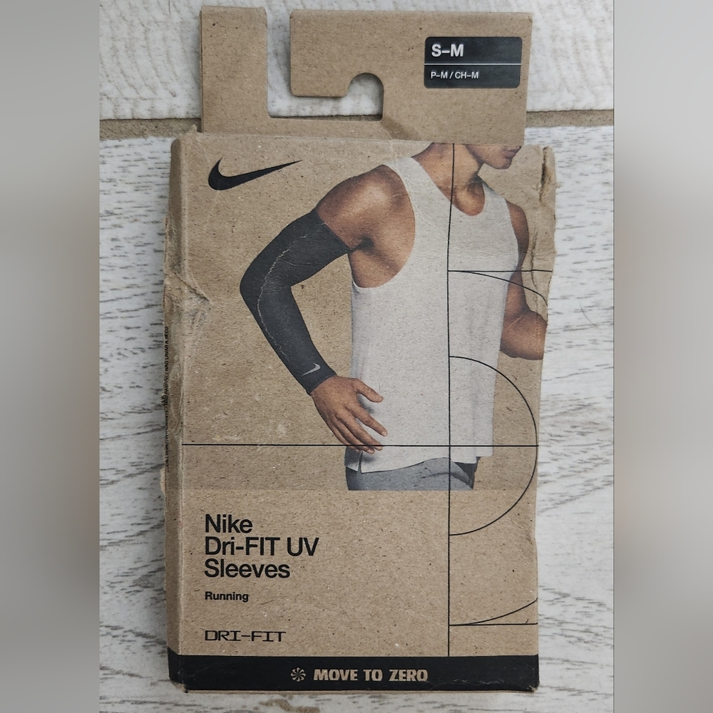 Nike UV Solar Arm Sleeves in Black